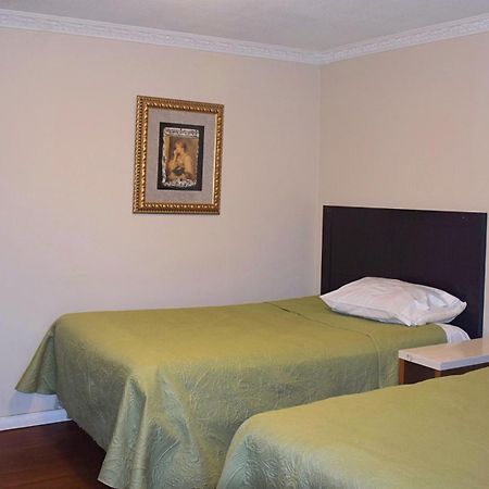 Kent Motel Chatham-Kent Экстерьер фото