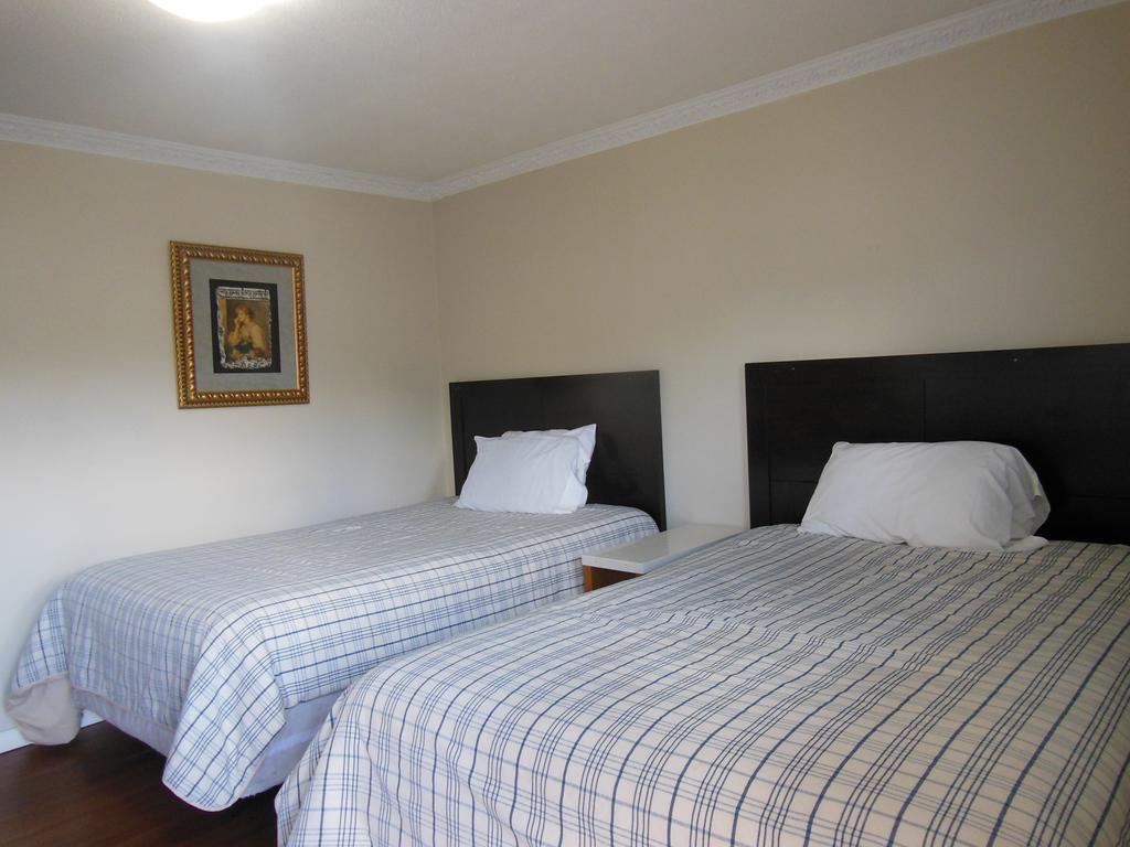 Kent Motel Chatham-Kent Экстерьер фото