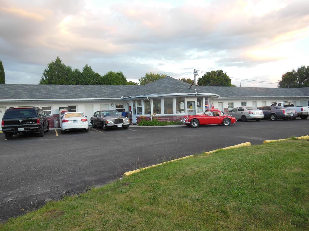 Kent Motel Chatham-Kent Экстерьер фото