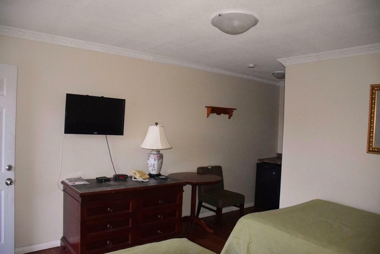 Kent Motel Chatham-Kent Экстерьер фото