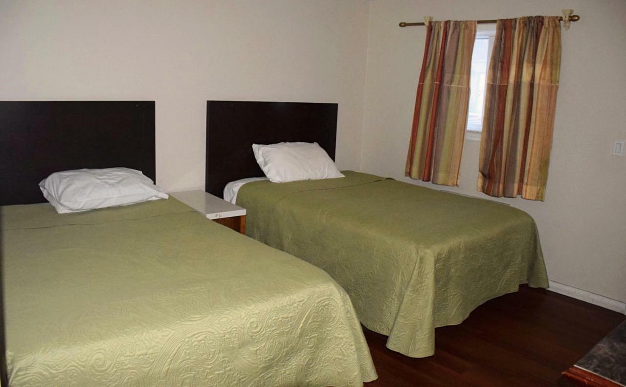 Kent Motel Chatham-Kent Экстерьер фото