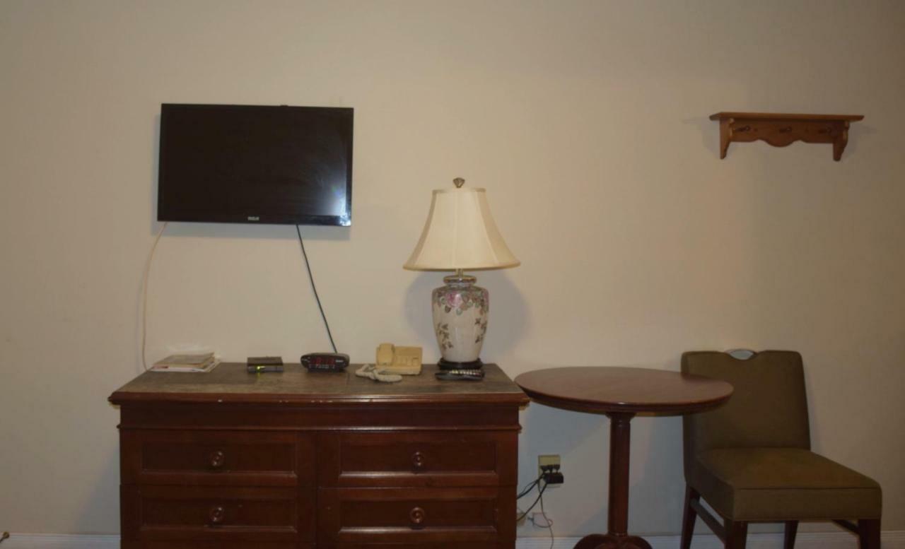 Kent Motel Chatham-Kent Экстерьер фото